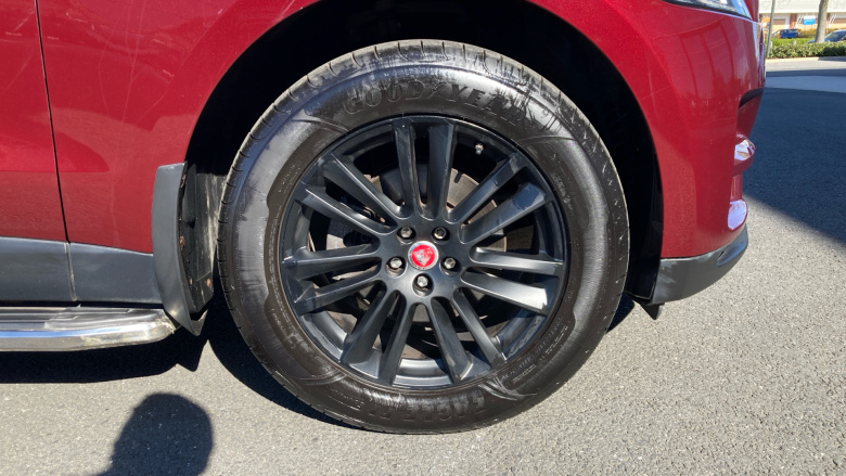 Jaguar F-Pace 2.0d Portfolio 5dr Auto AWD Diesel Estate